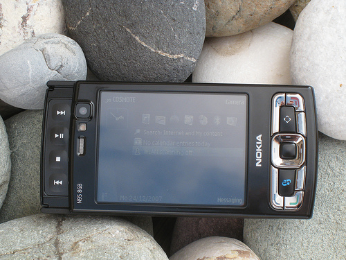 nokia-n95-8gb93080.jpg